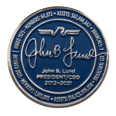 Goede prijs. Custom Challenge Coin met laser gegraveerd 3D-logo en goud geplaatst voor souvenir en herdenkingsdoeleinden online