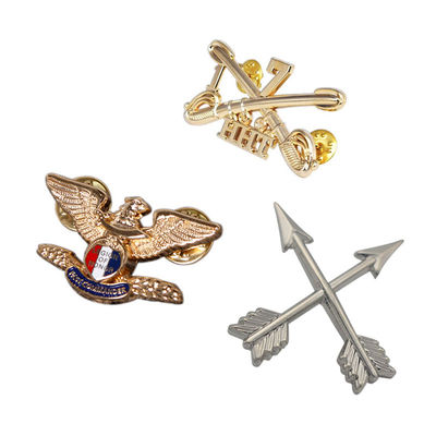 Hoge kwaliteit souvenir Custom logo metaal hard glazuur badge mode trui decoratieve lapel pinnen voor kleding