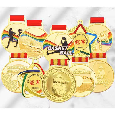 Goede prijs. Sportmedalje op maat van zinklegering met gouden bekleding en op maat ontworpen voor prijzen en souvenirs online
