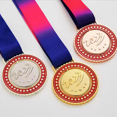 Sport Marathon gegraveerde medalen op maat Online voetbal souvenir op maat gedrukte medailles