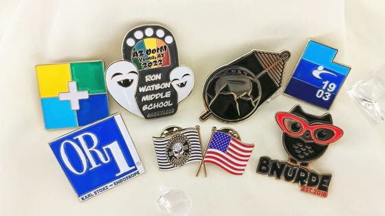 1.5mm - 2mm Custom Lapel Pins Gold Plating Hard Soft Spinner Pins voor entertainment