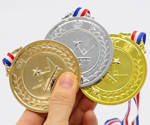 Voetbaltrofeeën Aangepaste medailles Sportprijs Metalen glazuur Voetbal Aangepaste militaire prijzen
