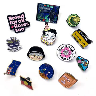 Bulk Hoge Kwaliteit Aangepaste Schattige Design Gepersonaliseerde Logo Metalen Badges Zachte Emaille Reversspeld