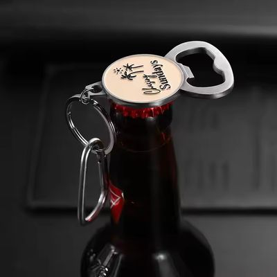 Hot Bulk Sleutelhanger Bier Fles Opener Goedkoop Metalen Magnetische Wijn Opener Sleutelhanger Zachte Emaille Custom Fles Opener Sleutelhanger