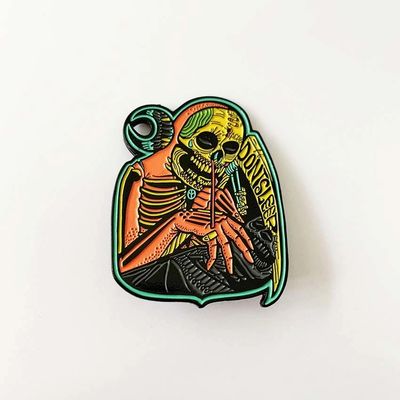 Hoogwaardige pin fabriek Custom Design uw eigen metaal zachte harde glazuur pin lapel pin uitgerust met vlinder koppeling