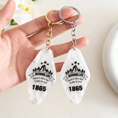 Goede prijs. Promotionele Custom Acryl Hotel Kamer Nummer Plaat Sleutelhangers Creatieve Diamant Naamplaat met Geweven Techniek Vierkant Patroon online