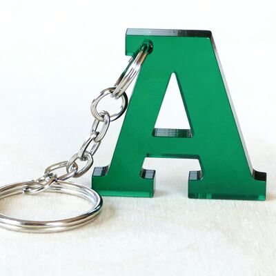 Goede prijs. Persoonlijke Acryl Sleutelhangers Plastic Alphabet Letter Sleutel Ring Acryl Charms Bag Hanger online