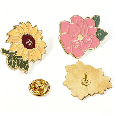 Aanpassing van harde of zachte glazuur metalen lapel pins van de fabriek directe groothandel voor decoratieve truien en kleding.
