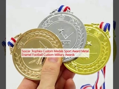 Voetbaltrofeeën Aangepaste medailles Sportprijs Metalen glazuur Voetbal Aangepaste militaire prijzen